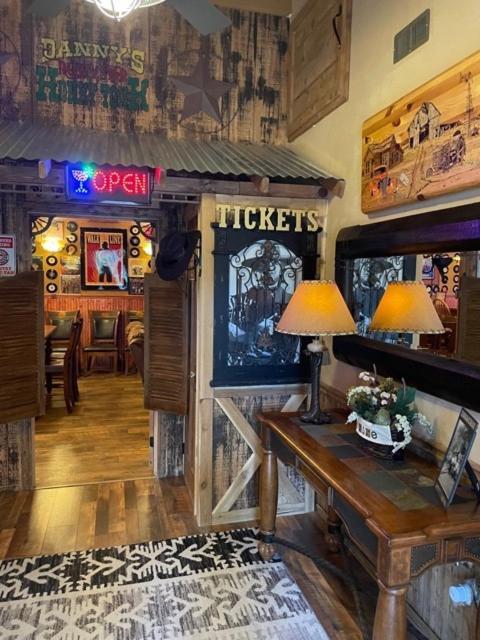 The Honky Tonk Cabin Long Valley Junction Exterior foto